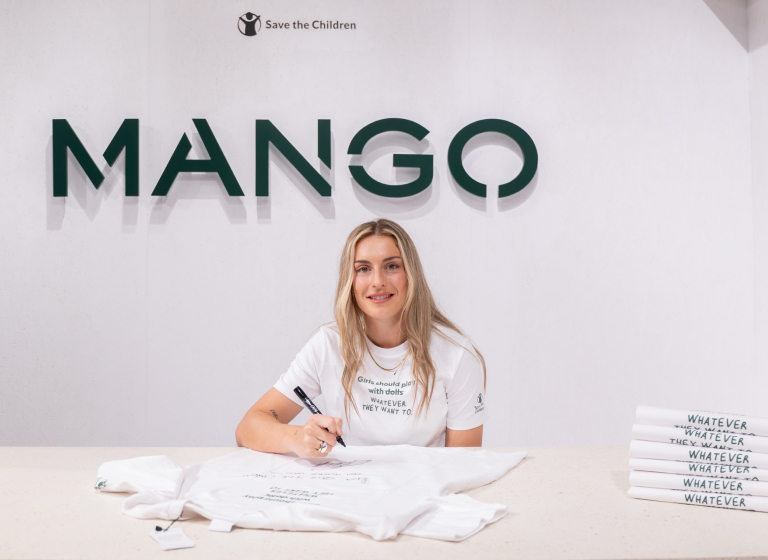 Mango Logo Text and Brand Sign of Spanish Clothes Store Wall Shop Front of  Boutique Editorial Photography - Image of boutique, style: 249848617